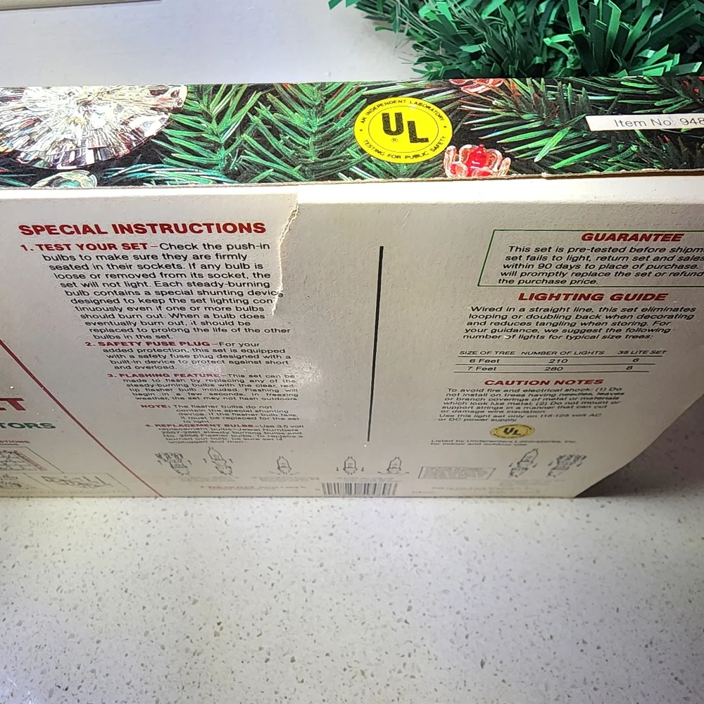 Vintage 35 Light Set With Petal Reflectors In Original Box
